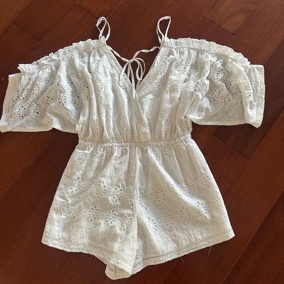 Lovers + friends white romper size M - Picture 5 of 7